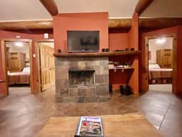 Bears Den #2- Cozy Mountain Duplex, Views + Wildlife & Hot Tub - SALE!