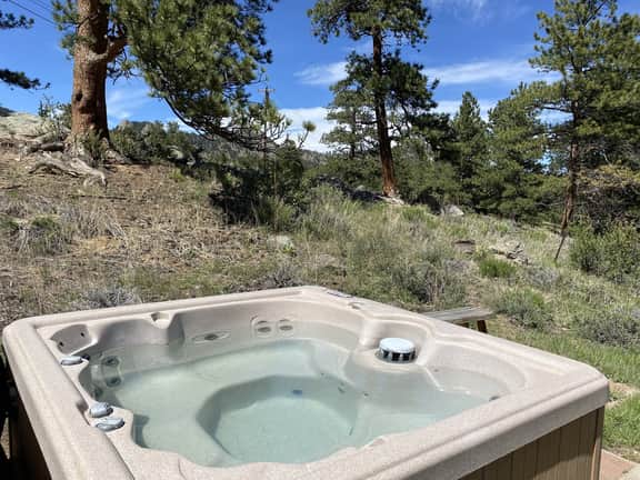 Bears Den #1 - Wildlife, Hot tub, and Views - Sale!