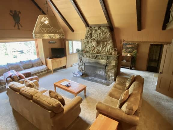 Brown Cabin: Charming Mountain House w/Views