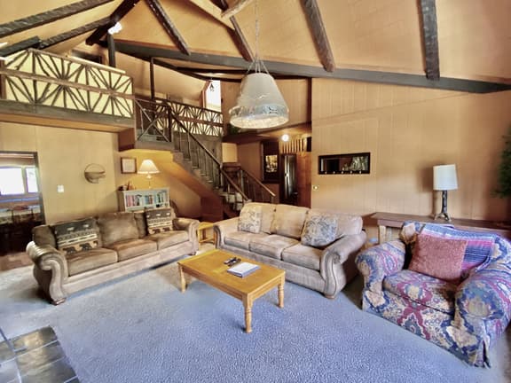 Brown Cabin: Charming Mountain House w/Views